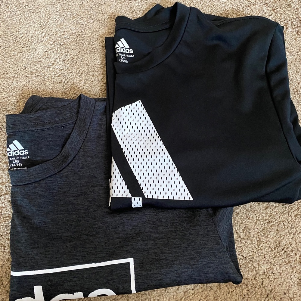 Adidas T-shirts Lot T-shirt Black & Gray 14-16 boy